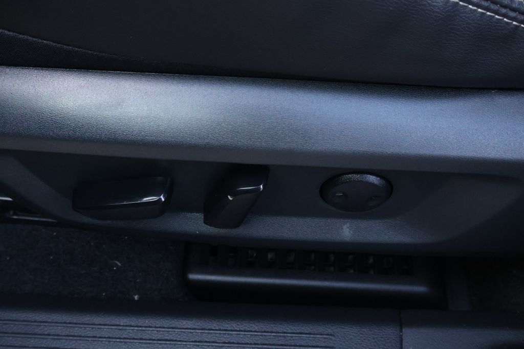 Thumbnail: 2023 Nissan Rogue - 15