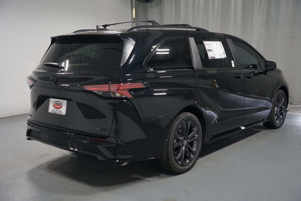 Thumbnail: 2025 Toyota Sienna - 8