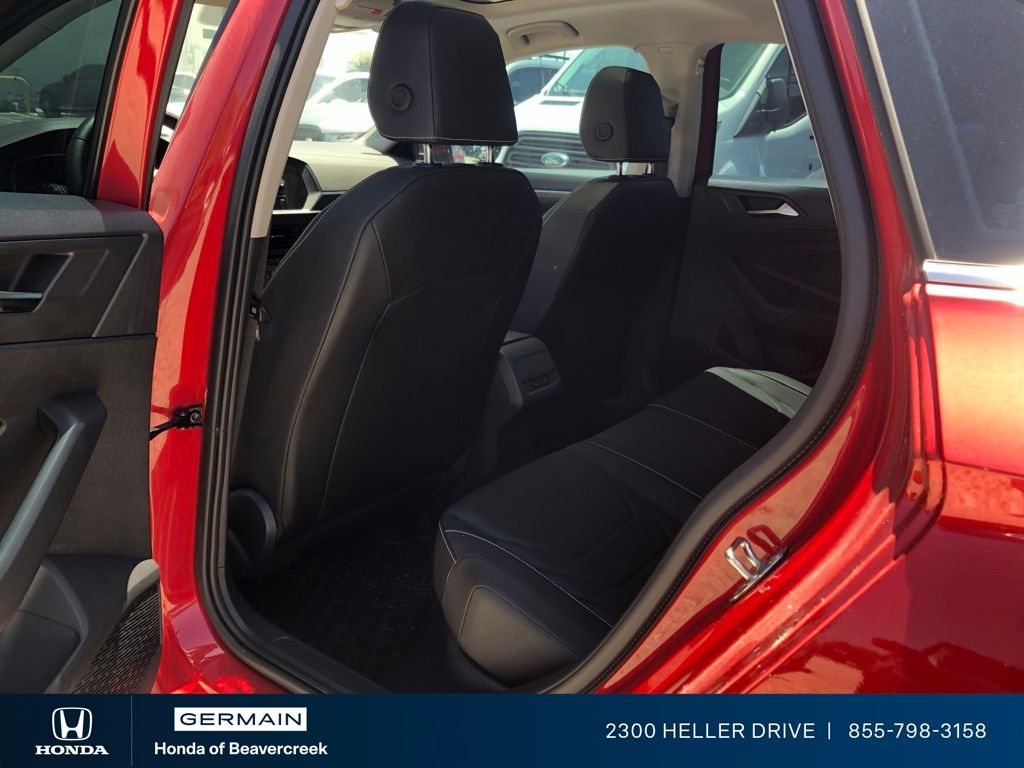 Used 2023 Red Volkswagen 1.5T SEL image 8