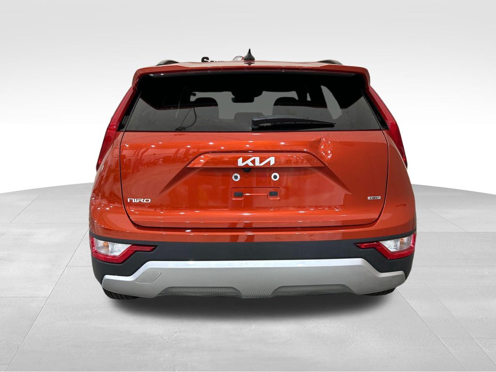 Used 2023 Red Kia LX image 4