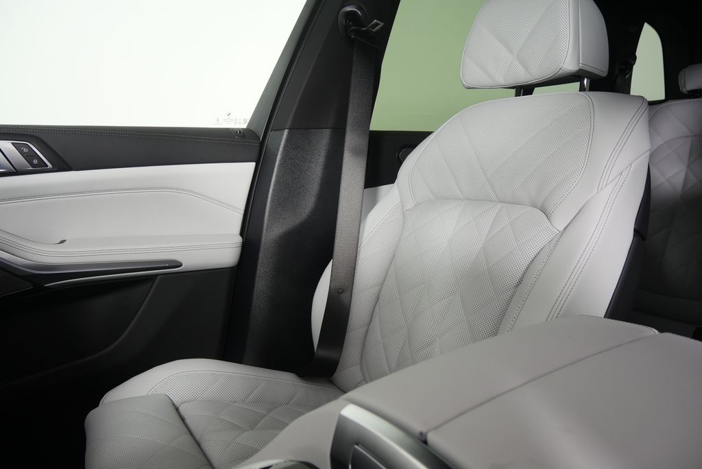 Thumbnail: 2026 BMW X5 - 22