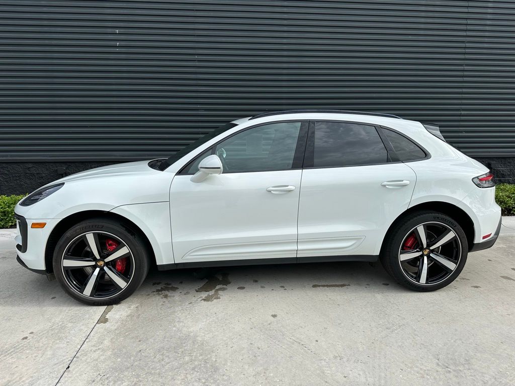 Thumbnail: 2023 Porsche Macan - 2