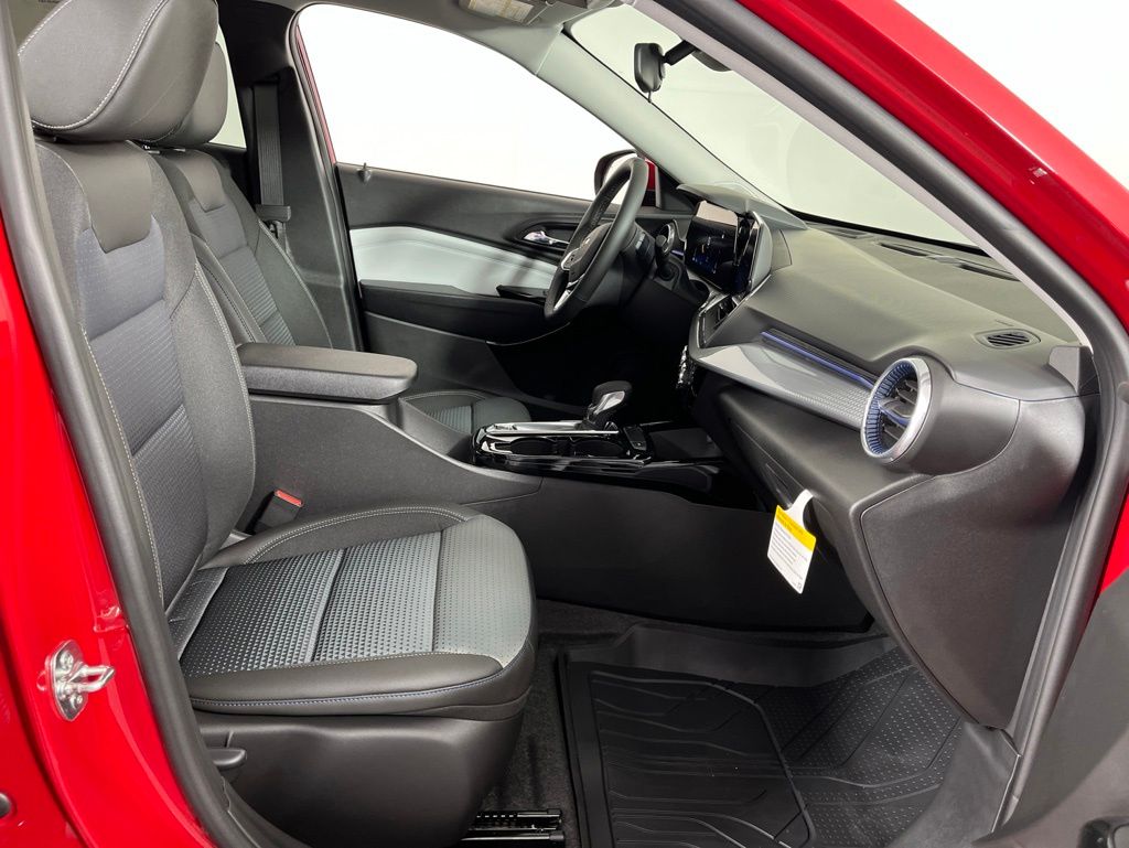 Thumbnail: 2026 Chevrolet Trax - 2
