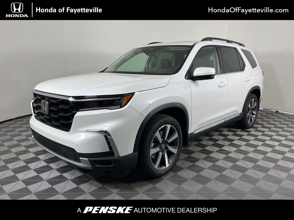 2025 Honda Pilot Touring -
                Fayetteville, AR