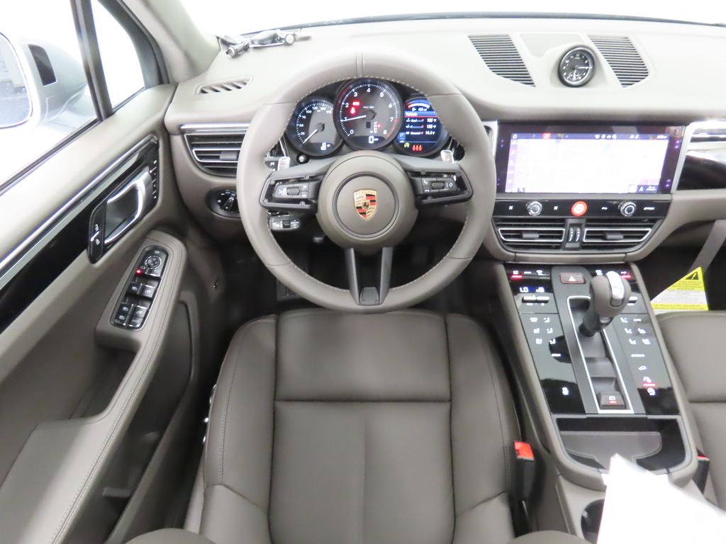 Thumbnail: 2026 Porsche Macan - 16