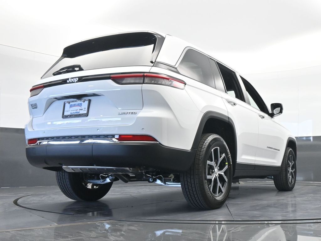 Used 2025 Bright White Clearcoat Jeep Limited image 54
