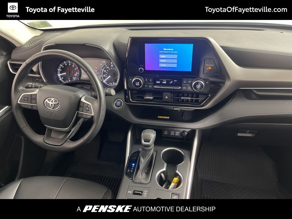 Thumbnail: 2023 Toyota Highlander - 22