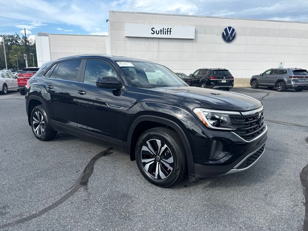 2024 Volkswagen Atlas Cross Sport 2.0T SE Black at Subaru and VW of Moon Township