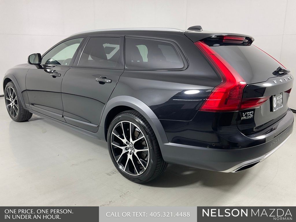 Used 2018 Black Volvo T6 AWD image 8
