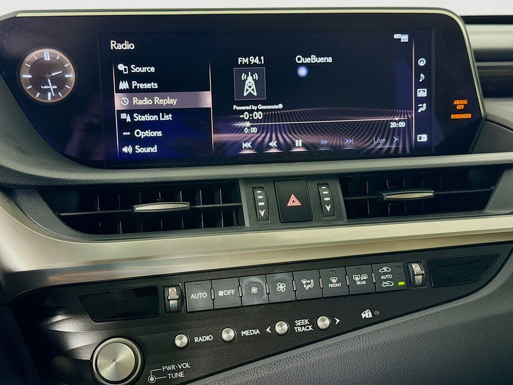 Thumbnail: 2021 Lexus ES - 15