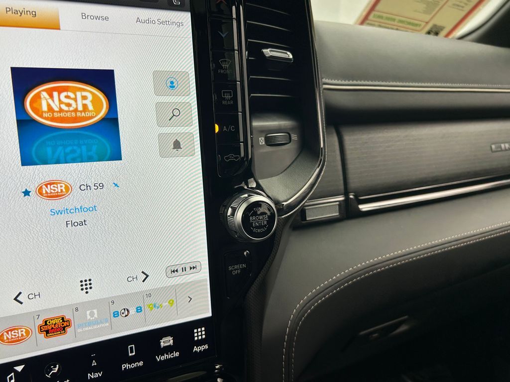 Used 2024 Billet Silver Metallic Clearcoat Ram Limited image 28