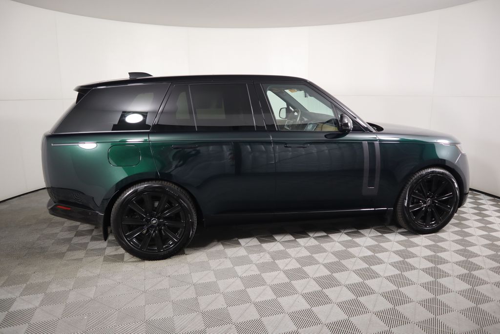 2025 Land Rover Range Rover SE 4