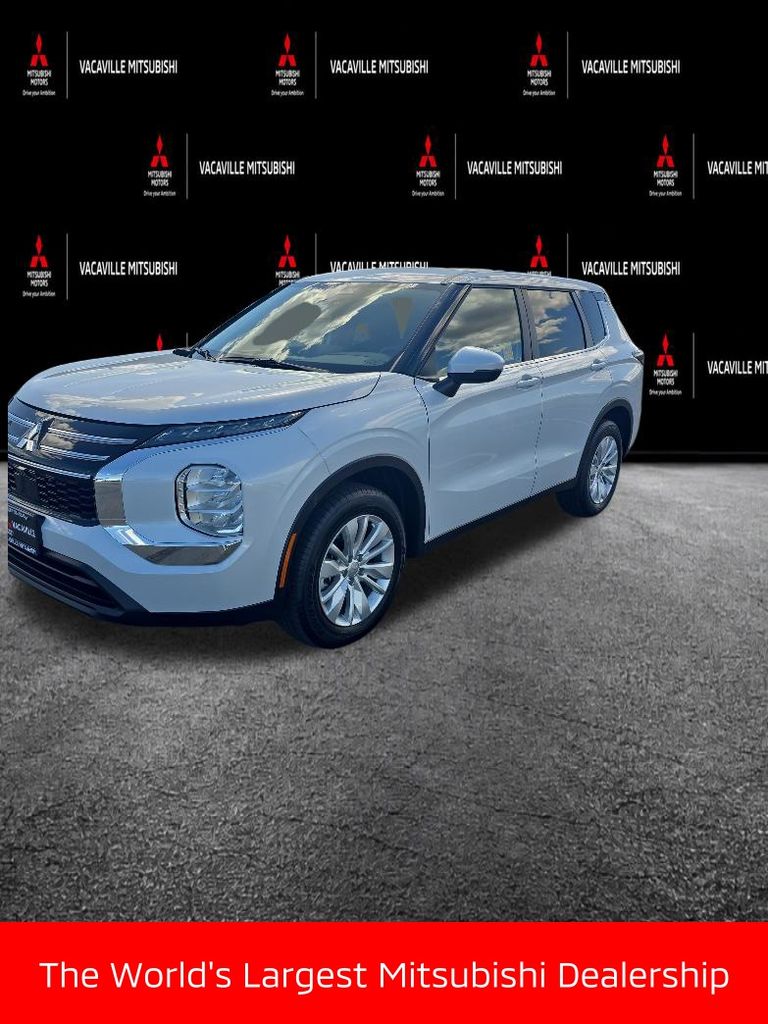2026 Mitsubishi Outlander ES