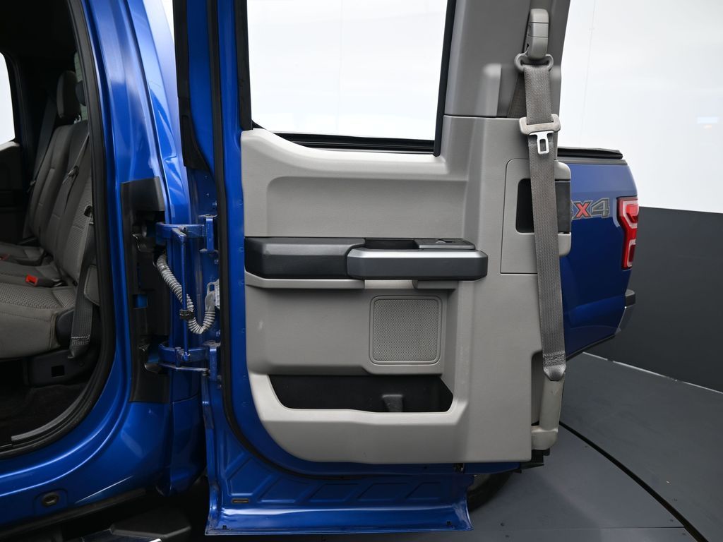 Used 2018 Lightning Blue Ford XLT image 20