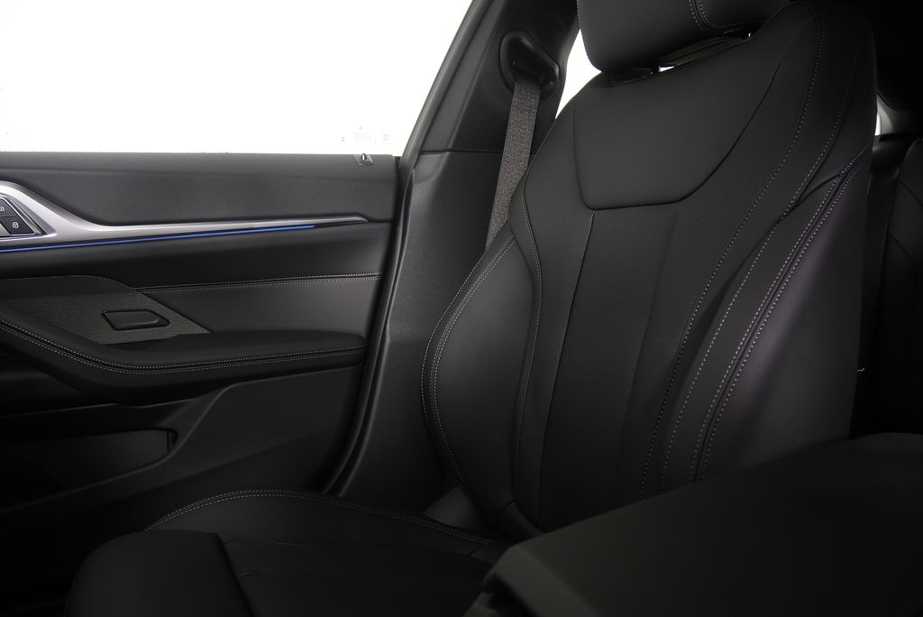 Thumbnail: 2025 BMW i4 - 23