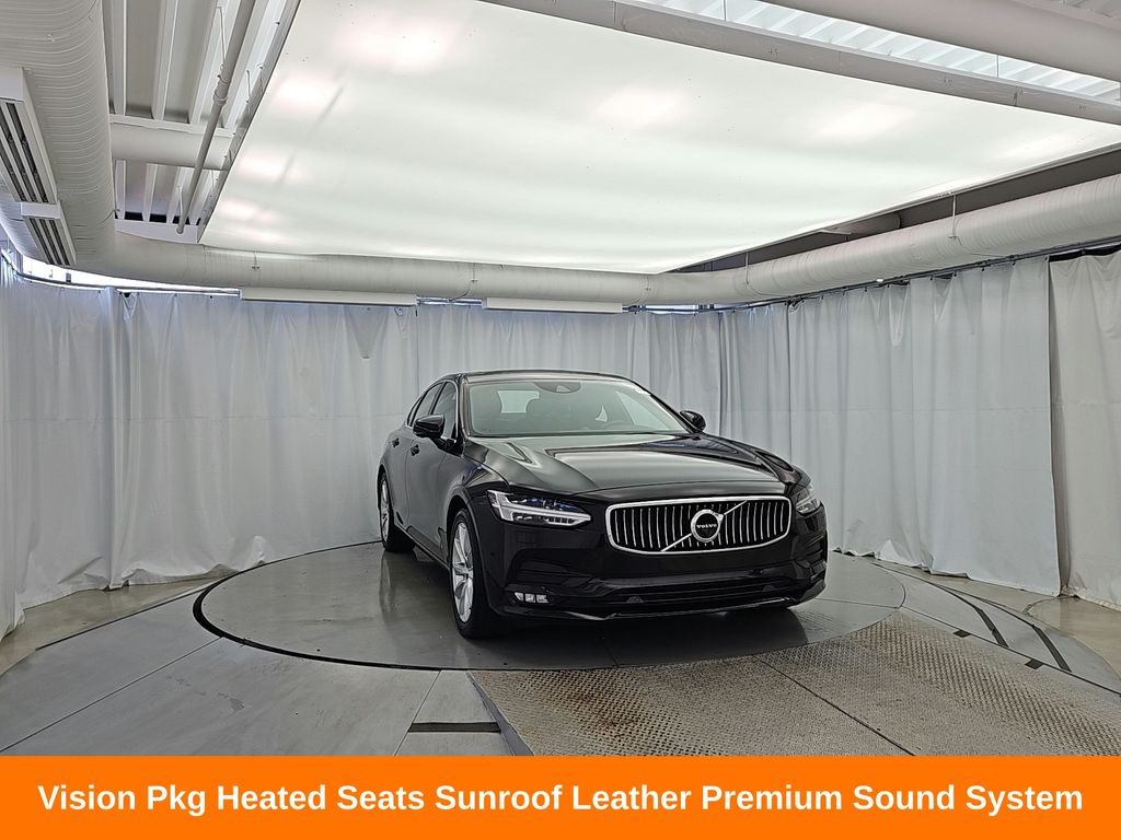 2017 Volvo S90 T6 Momentum AWD