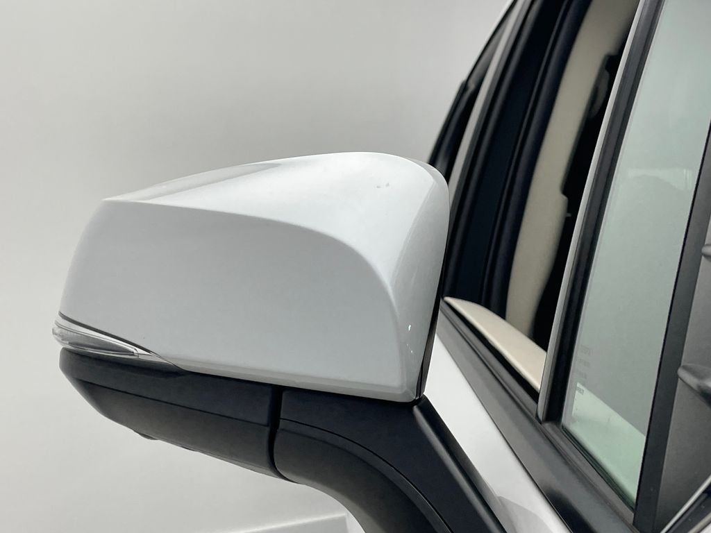 Thumbnail: 2023 Toyota Sienna - 12