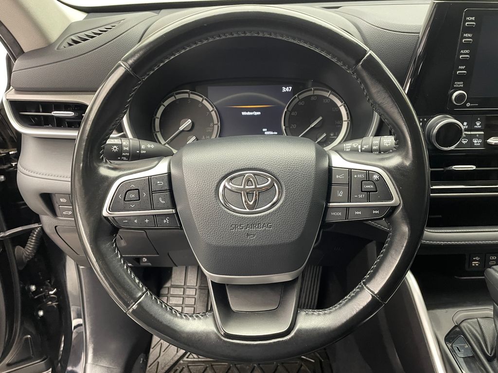 Thumbnail: 2022 Toyota Highlander - 21
