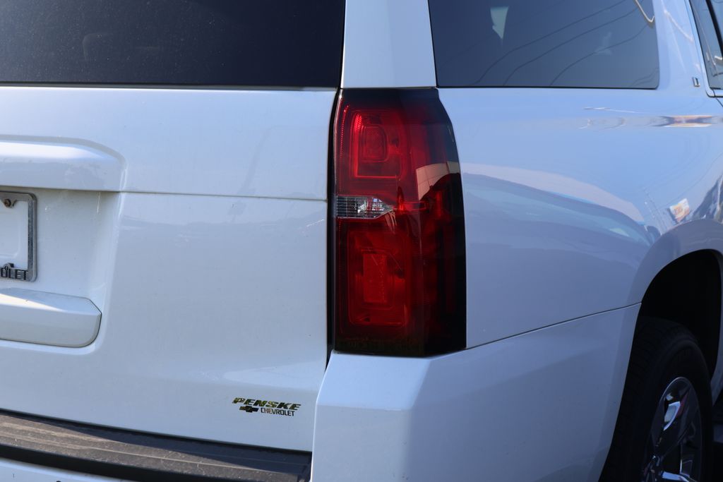 Thumbnail: 2019 Chevrolet Suburban - 8
