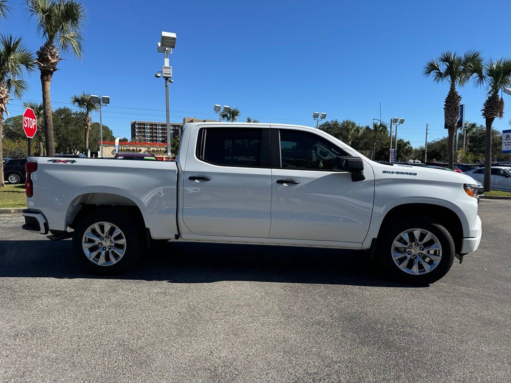 2025 Chevrolet Silverado 1500 Custom 9