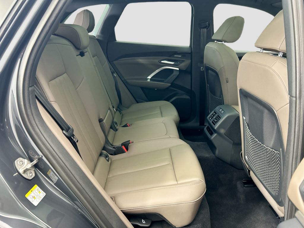 Thumbnail: 2025 Audi Q5 - 22