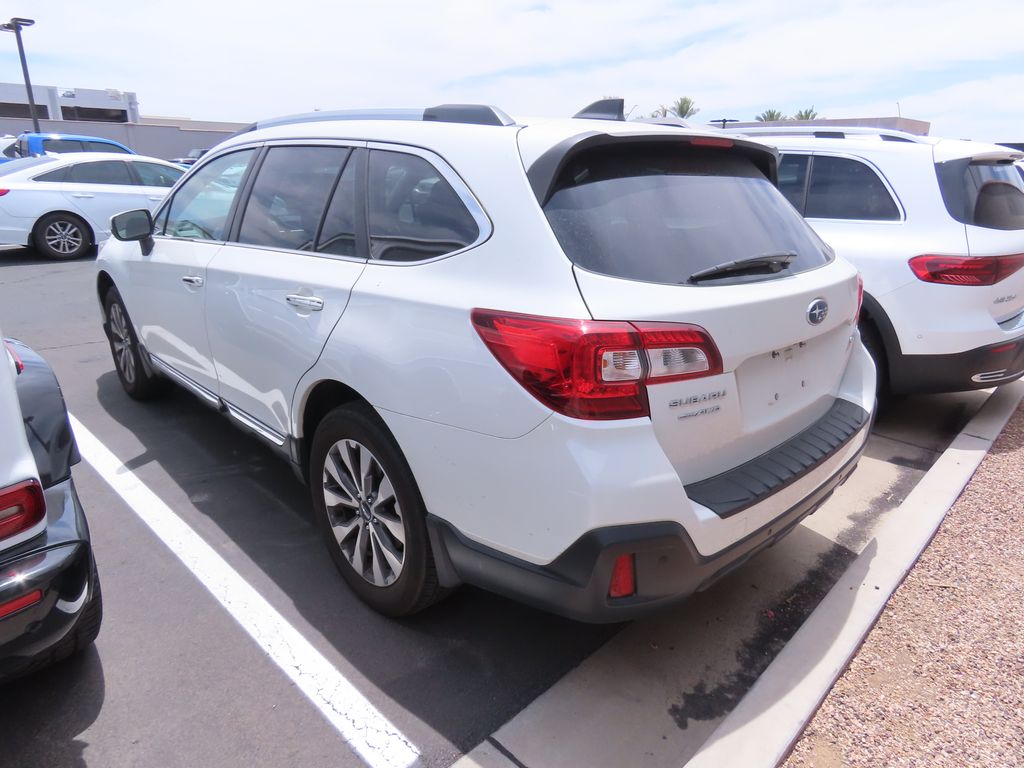 2019 Subaru Outback 2.5i Touring 3