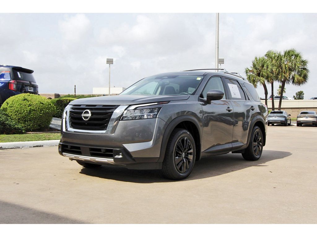 2022 Nissan Pathfinder SL - 1