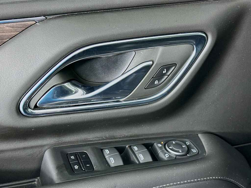 Thumbnail: 2023 Chevrolet Tahoe - 17