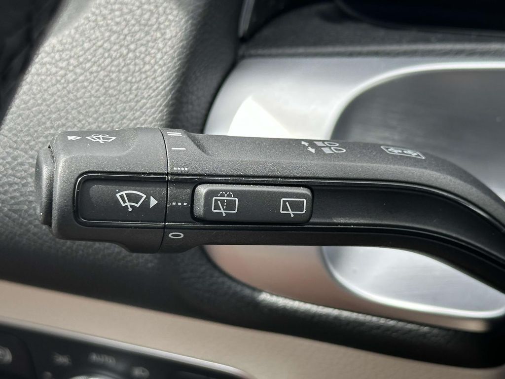 2025 Mercedes-Benz GLB 250 23