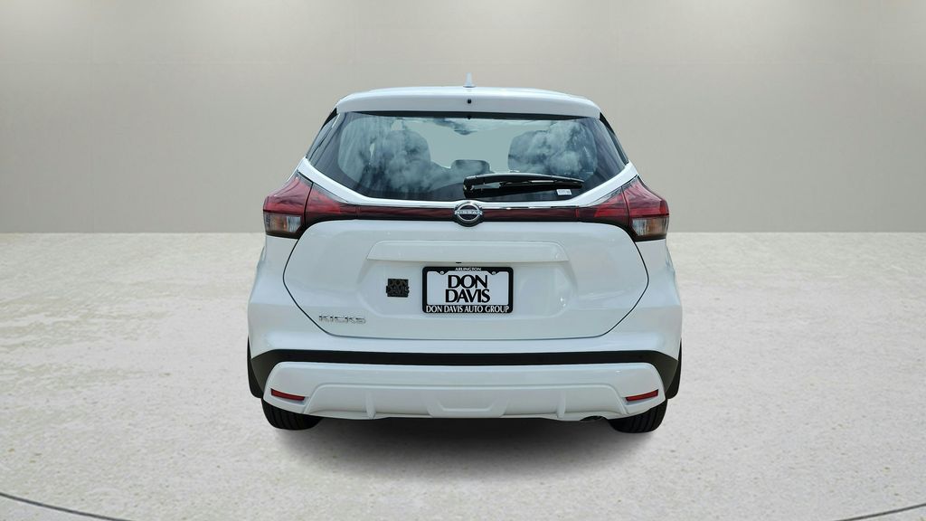 2025 Nissan Kicks Play