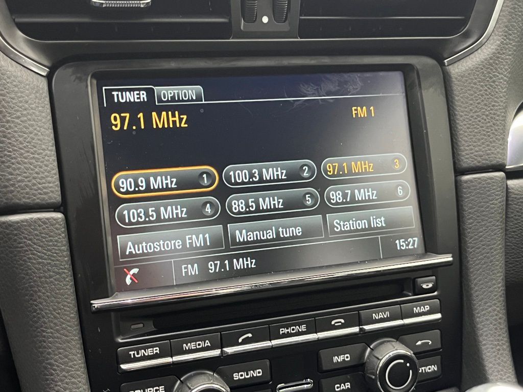 Thumbnail: 2015 Porsche 911 - 20