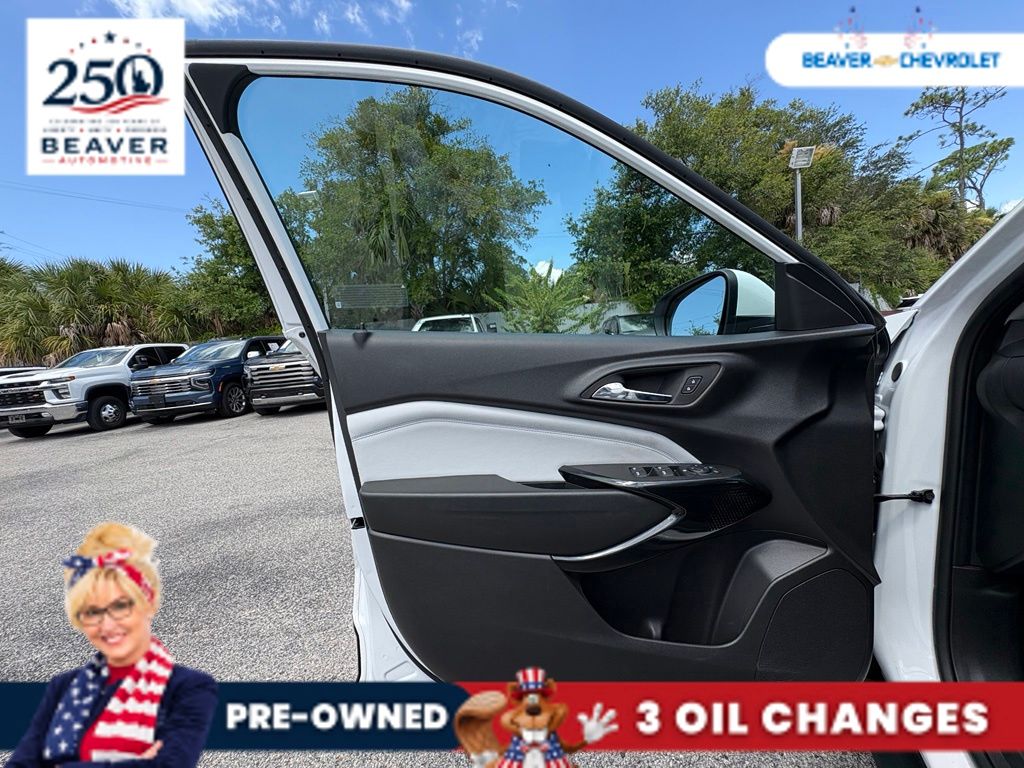 Used 2025 Chevrolet Trax SUV