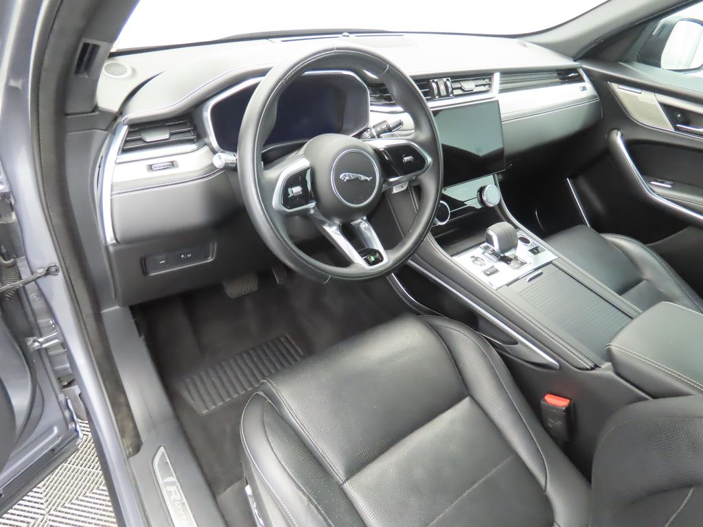 Thumbnail: 2021 Jaguar F-Pace - 9