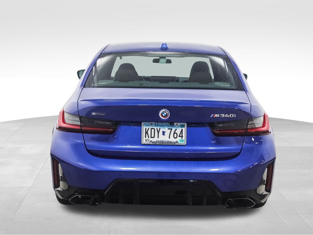 Thumbnail: 2023 BMW 3 Series - 4