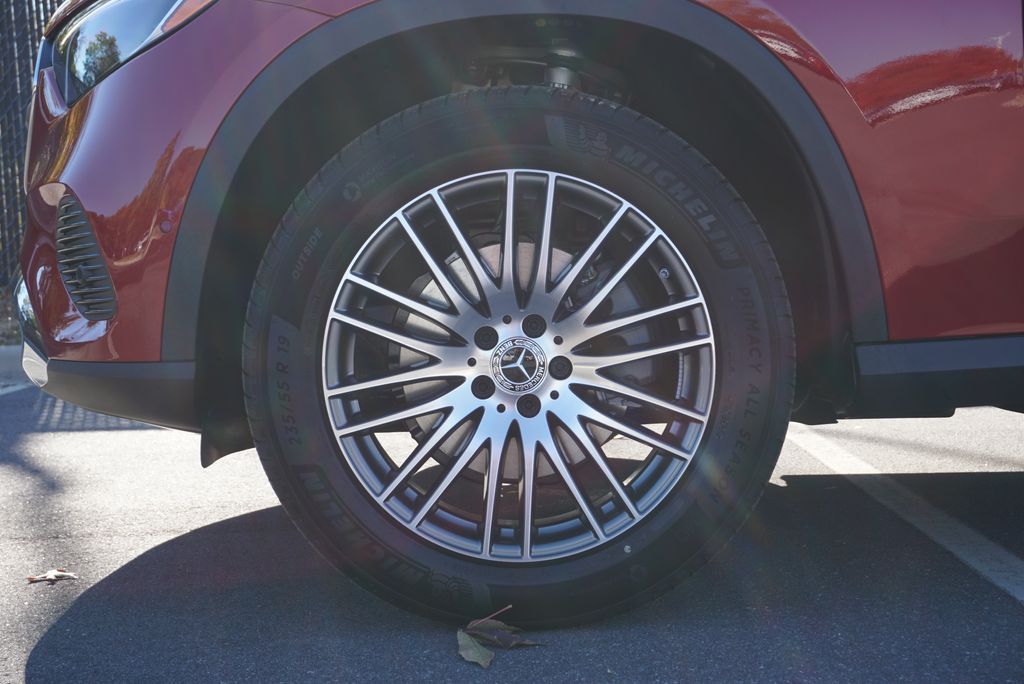 Thumbnail: 2026 Mercedes-Benz GLC - 19