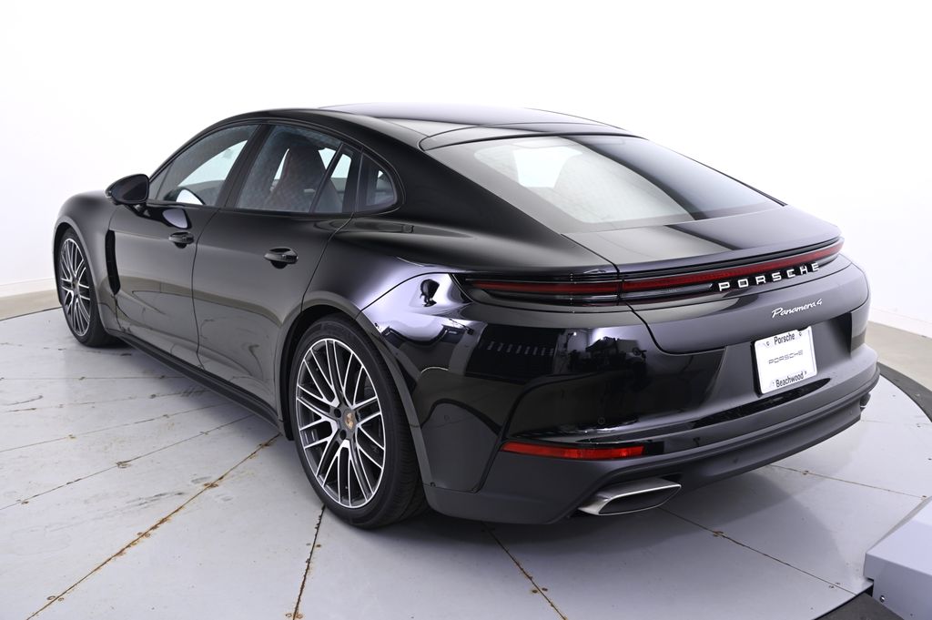 Thumbnail: 2025 Porsche Panamera - 3