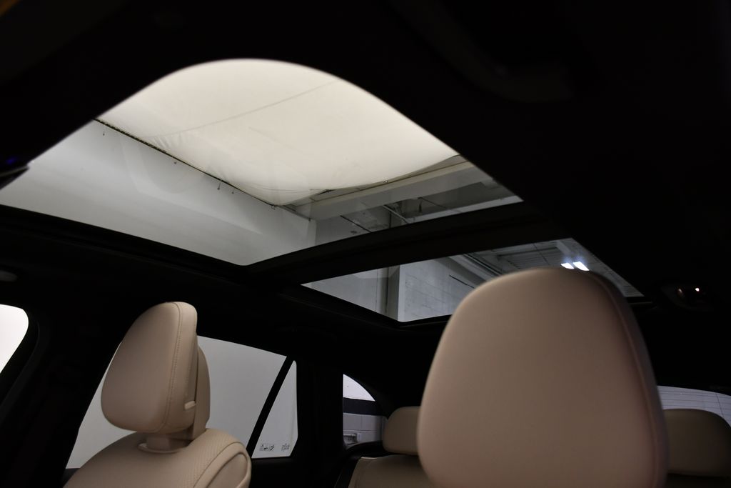 Thumbnail: 2026 Mercedes-Benz GLC - 30