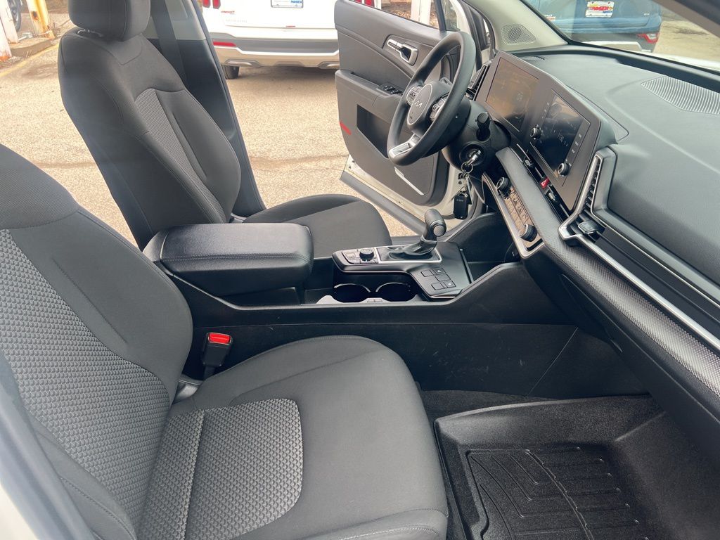 2023 Kia Sportage LX photo