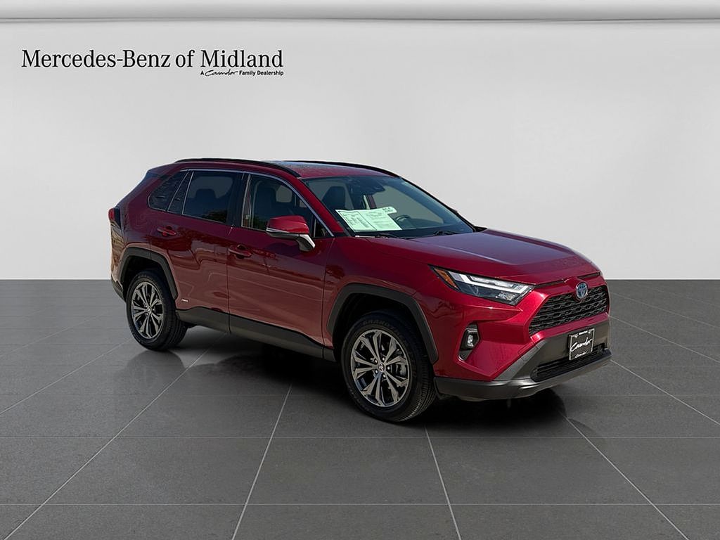2022 Toyota RAV4 Hybrid XLE Premium AWD
