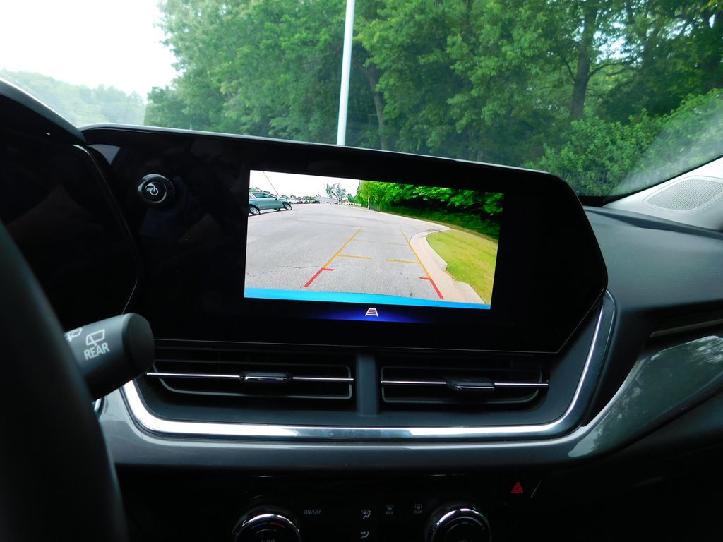 Thumbnail: 2025 Chevrolet Trax - 10