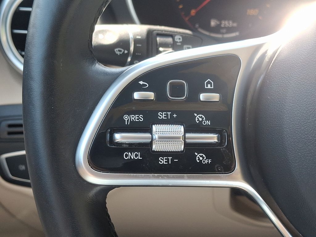 2021 Mercedes-Benz GLC 300 21