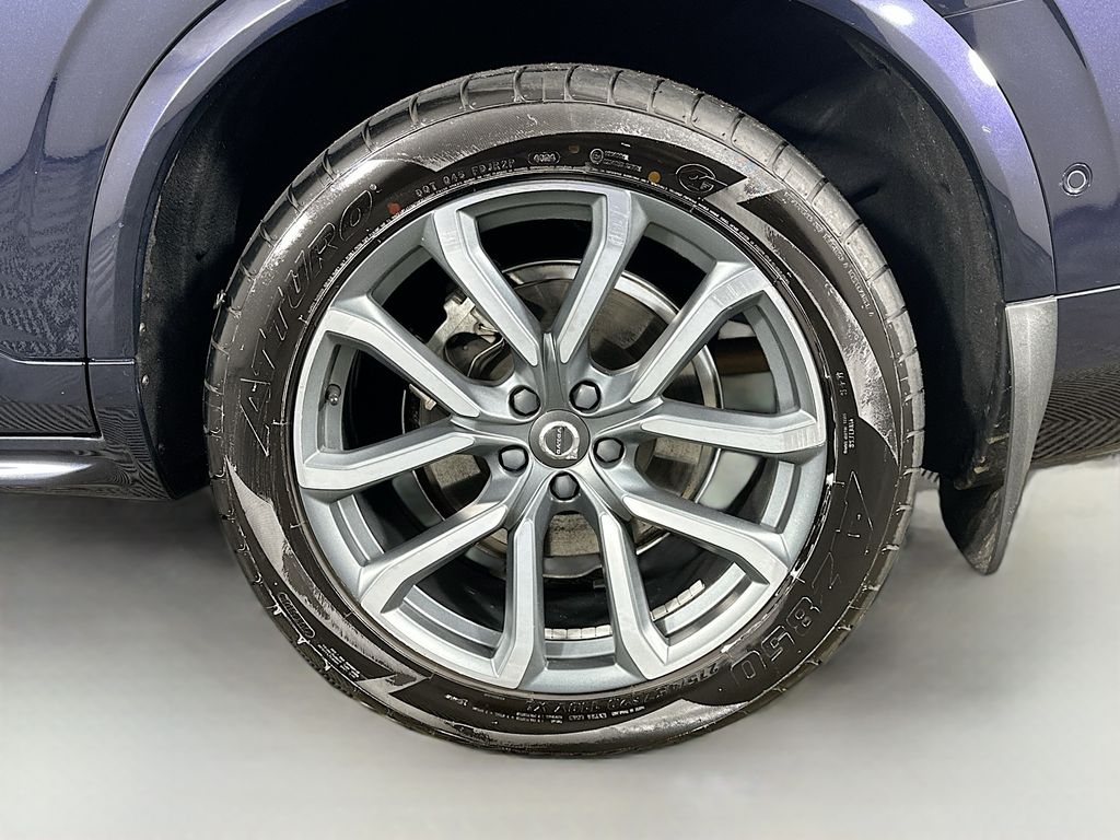 Used 2019 Blue Volvo T6 Momentum image 35