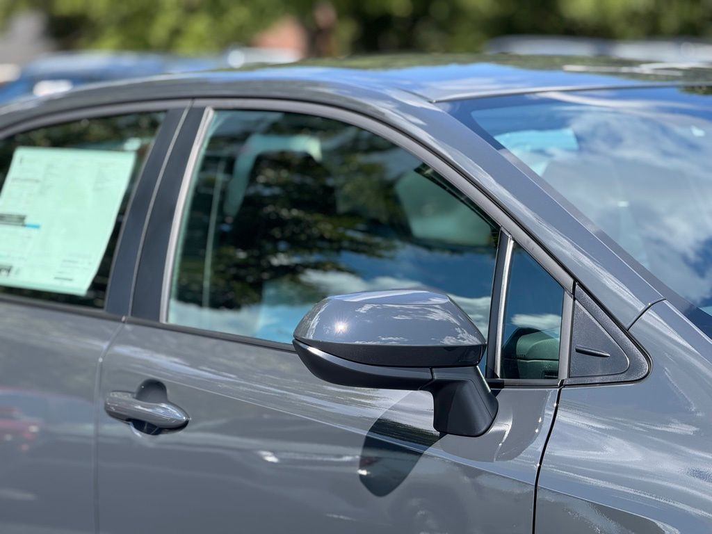 2025 Toyota Corolla LE photo 5
