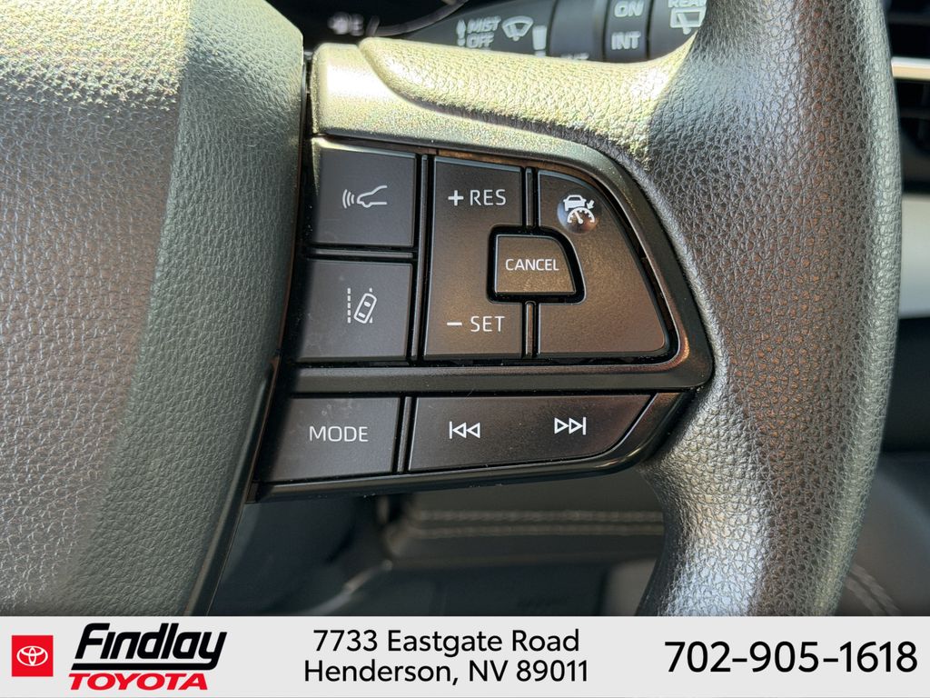 Used 2025 Toyota Sienna Van