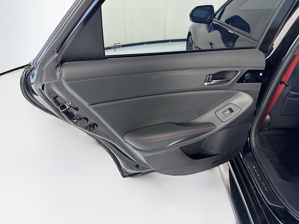 Thumbnail: 2021 Toyota Avalon - 27