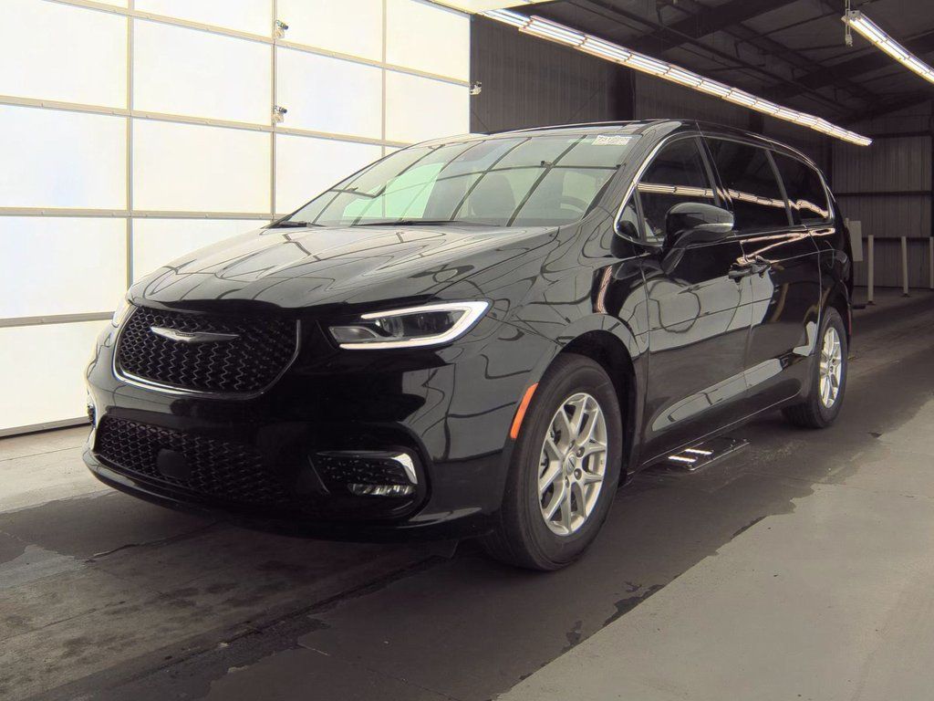 2025 Chrysler Pacifica Select FWD