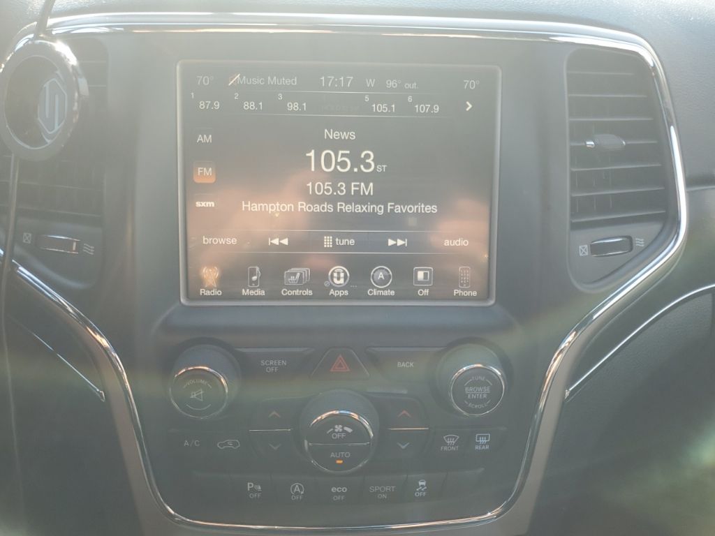 Used 2017 Gray Jeep Limited image 17