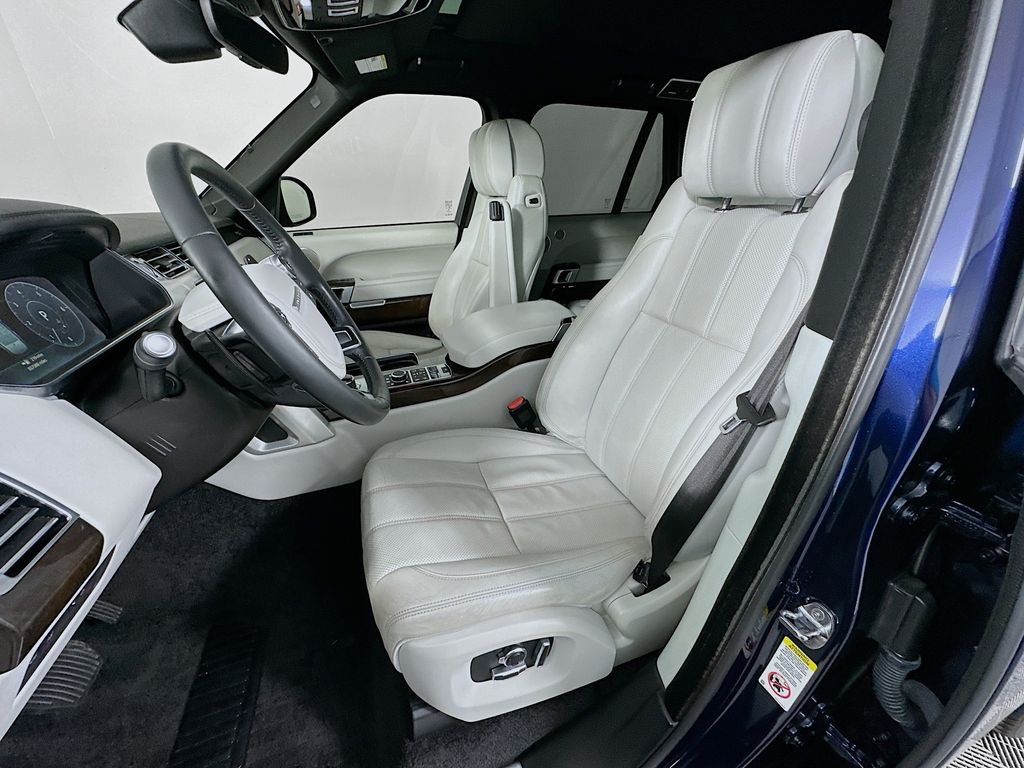 Thumbnail: 2017 Land Rover Range Rover - 21