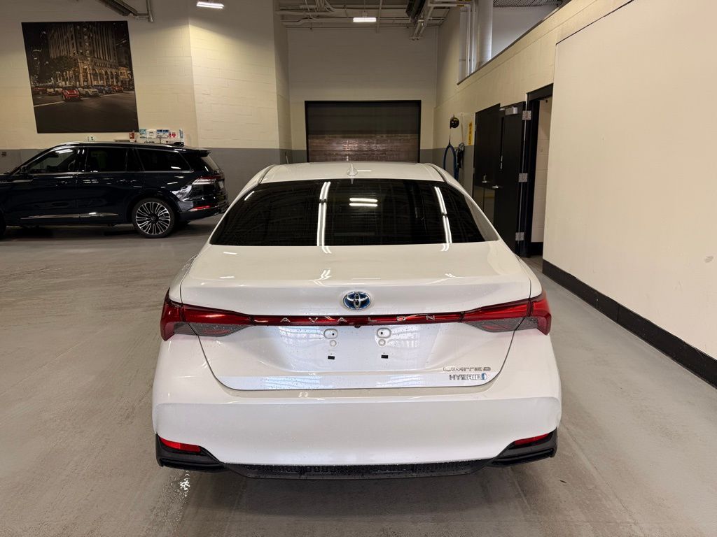 Thumbnail: 2019 Toyota Avalon - 4