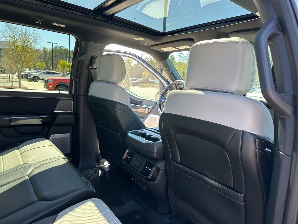 2024 Avalanche Ford F-150 Lightning Platinum AWD Truck